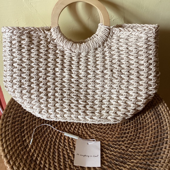 Do Everything in Love - Paper & Wood Summer Minimalist Beach Casual Tote - Picture 5 of 6